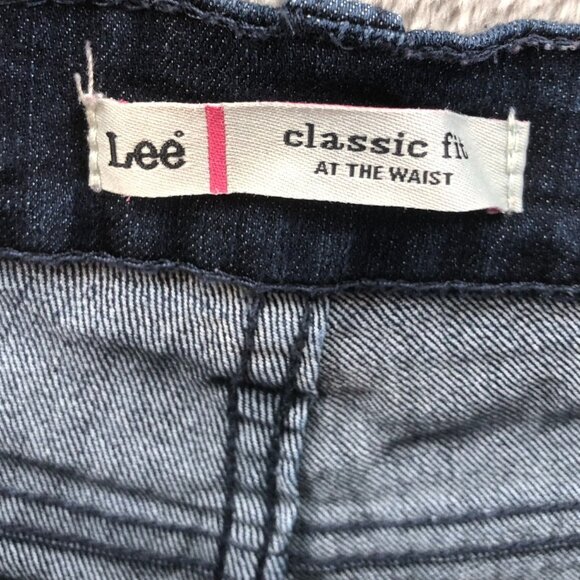 Lee Womens Capri Jeans Size 8 Medium Classic Fit High Rise Blue Denim Cuffed - Picture 3 of 12
